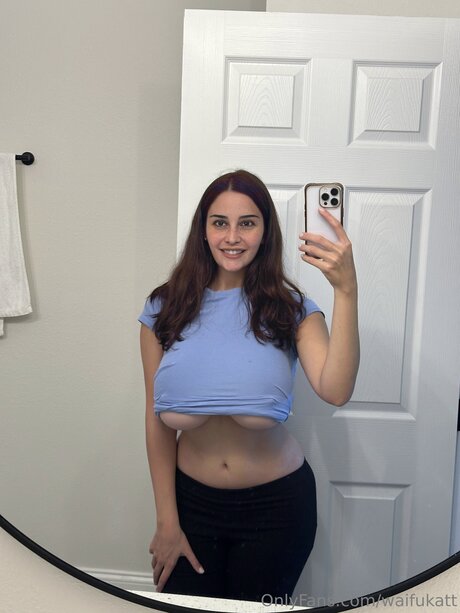 OnlyFans-model Waifukatt