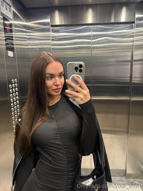 OnlyFans-model Your Elish
