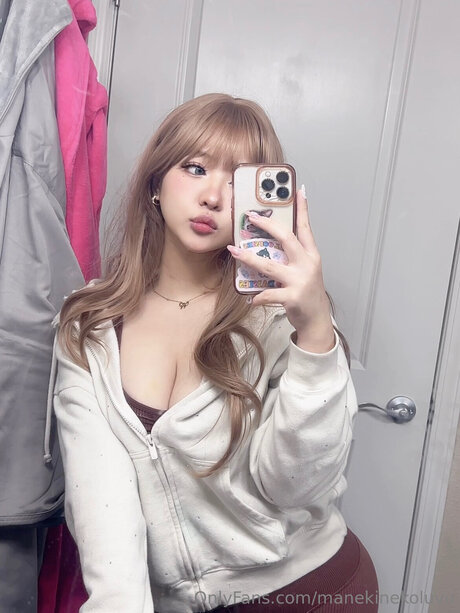 Nacktes geleaktes OnlyFans-Foto von Manekinekoluvu