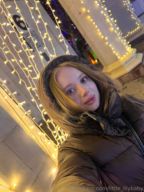 Nahá fotka uniklých OnlyFans od Little Lilybaby