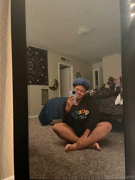 Nahá fotka uniklých OnlyFans od Extraajayce