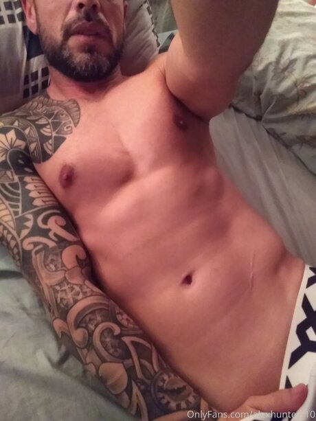 Naakte gelekte OnlyFans-foto van Alexhunter 10
