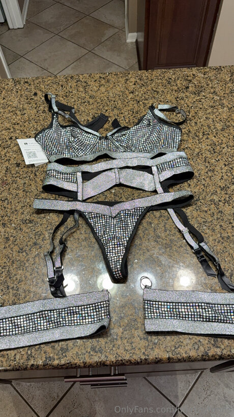 Naken läckt OnlyFans-bild av Mkrtnyhmns