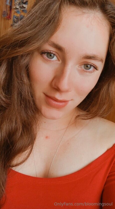 Обнаженная фотография утечки OnlyFans от Bloomingsoul