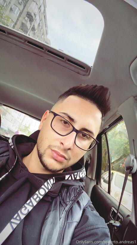 Обнаженная фотография утечки OnlyFans от Roberto Andreas1