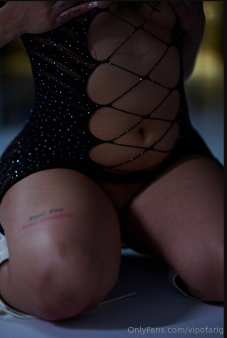 Naken läckt OnlyFans-bild av Vipbadgalarig