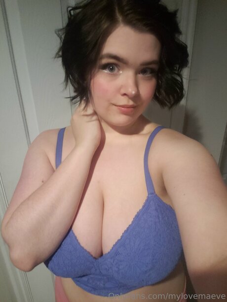 Nacktes geleaktes OnlyFans-Foto von Mylovemaeve