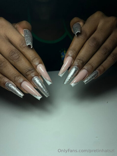 Naken läckt OnlyFans-bild av Pretinhatszl