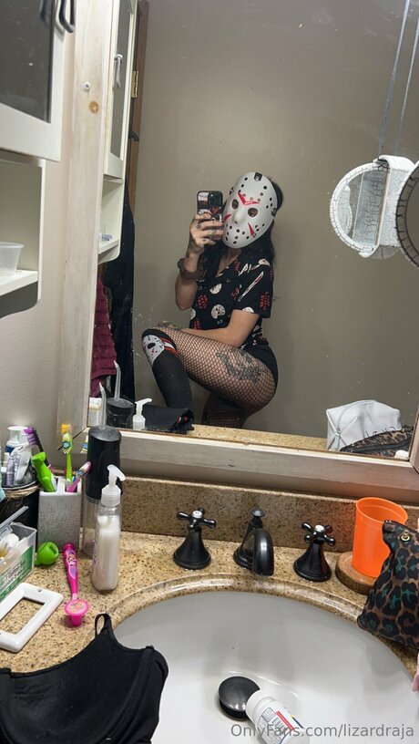 Naken lekkede OnlyFans-bilde av Lizardraja