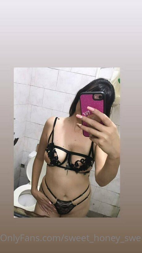 Sweet Honey Sweet naked leaks OnlyFans pic