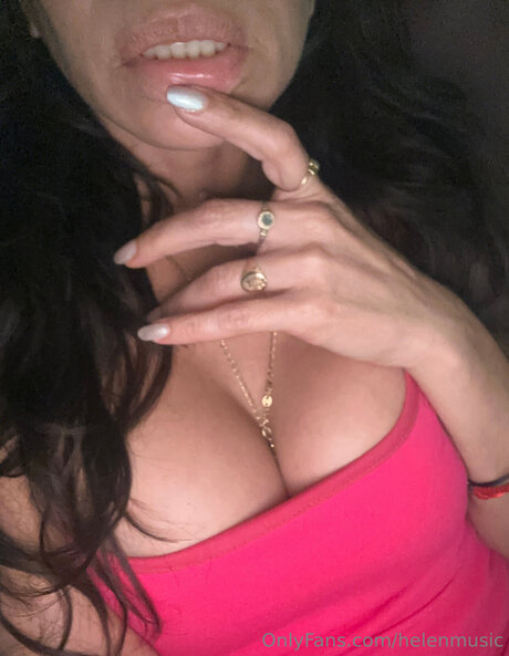 Naken lekkede OnlyFans-bilde av Helenmusic