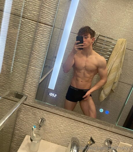 Обнаженная фотография утечки OnlyFans от Halfnatyy