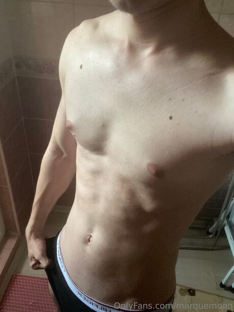 Обнаженная фотография утечки OnlyFans от Marquemoon