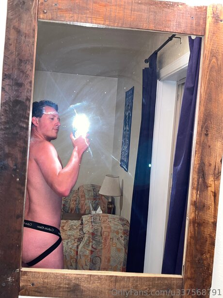 Alasti lekkinud OnlyFans-i pilt U337568791