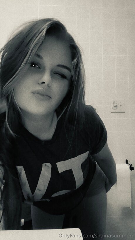 Nacktes geleaktes OnlyFans-Foto von Shainasummerr