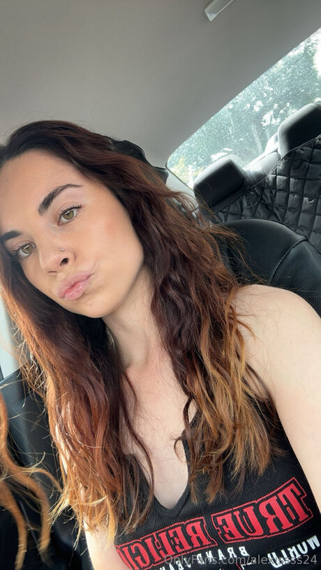 Nahá fotka uniklých OnlyFans od Alexissss24