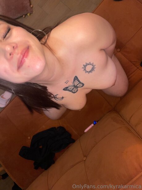 Nacktes geleaktes OnlyFans-Foto von Kyrakarmica