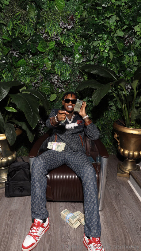 Naken lekkede OnlyFans-bilde av Adios Sexmoney