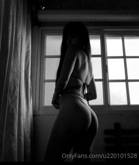 Naken lekkede OnlyFans-bilde av Camilaa33