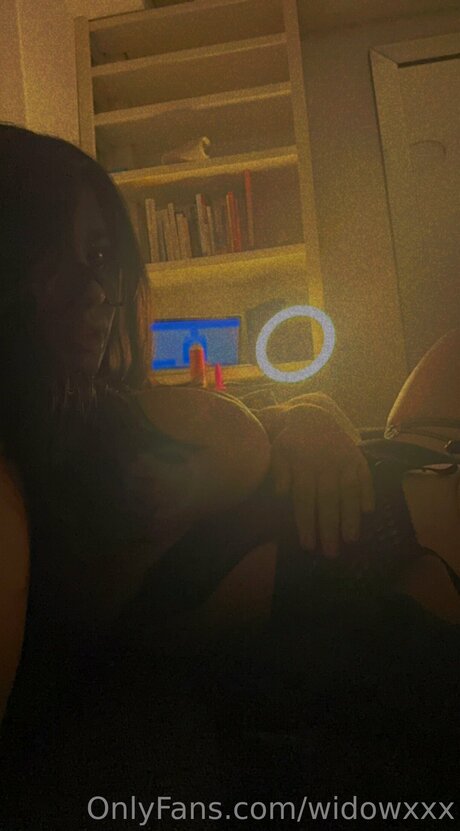 Photo nue de fuite OnlyFans de Widowxxx