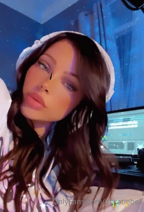 Naken läckt OnlyFans-bild av Itskatiebell