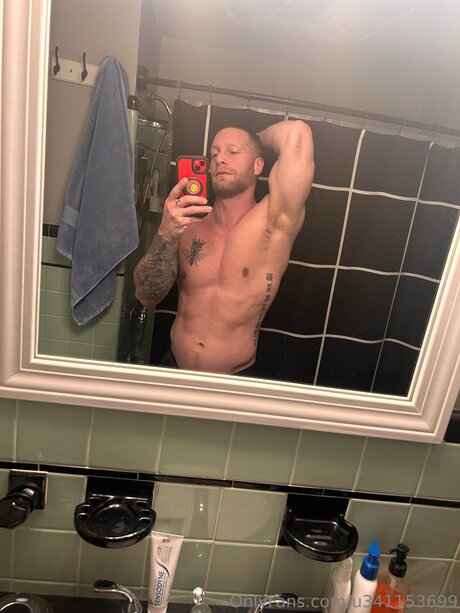 Alasti lekkinud OnlyFans-i pilt U341153699