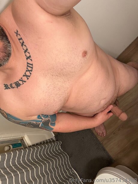 Naakte gelekte OnlyFans-foto van U357434783