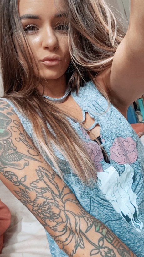 Naakte gelekte OnlyFans-foto van Kelsey Vaughn
