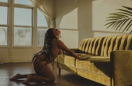 Nahá fotka uniklých OnlyFans od Vieraralyn