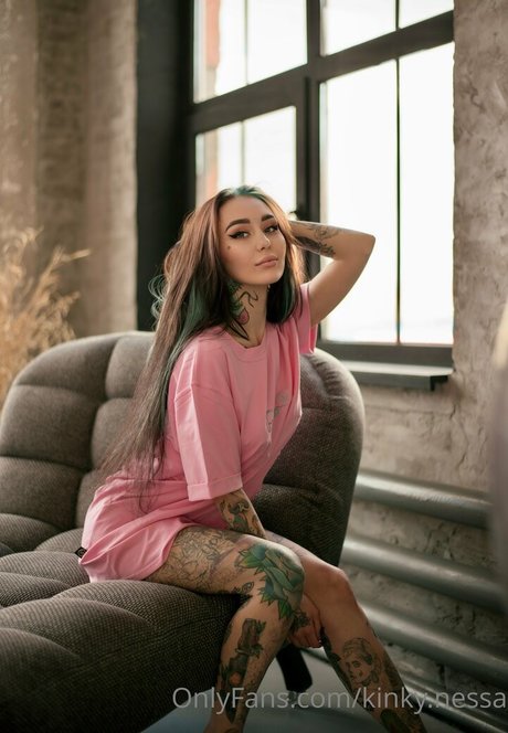 Foto di nudo di fuga di OnlyFans di Kinky Nessa