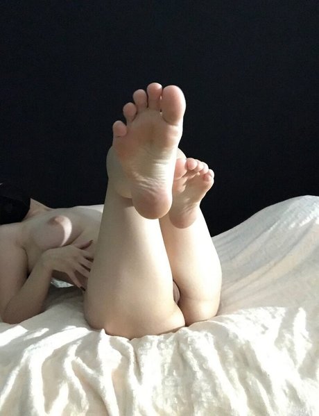 Nahá fotka uniklých OnlyFans od Liraleymeme