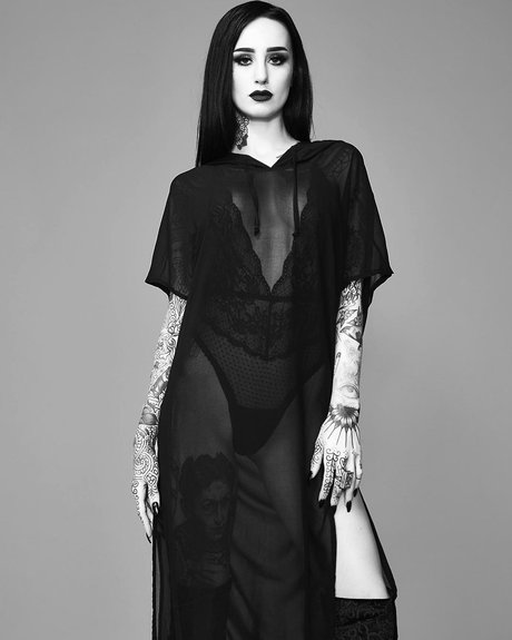 Обнаженная фотография утечки OnlyFans от Emma Vauxdevil