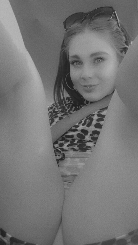 Обнаженная фотография утечки OnlyFans от Serenity Smith