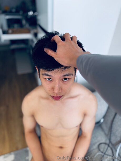 Nahá fotka uniklých OnlyFans od Peterandtekky