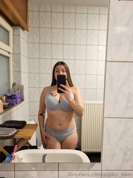 Nahá fotka uniklých OnlyFans od Ashley Dwm