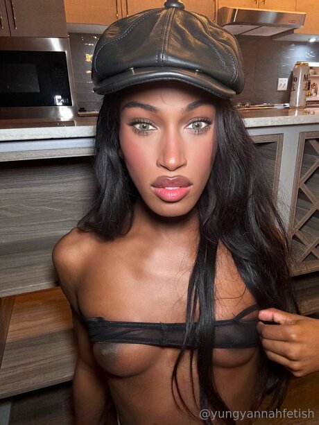 Nahá fotka uniklých OnlyFans od Yungyannahfetish