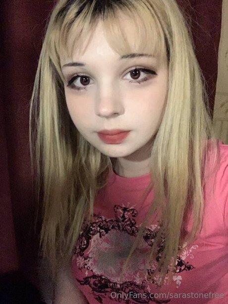OnlyFans-model Sarastonefree