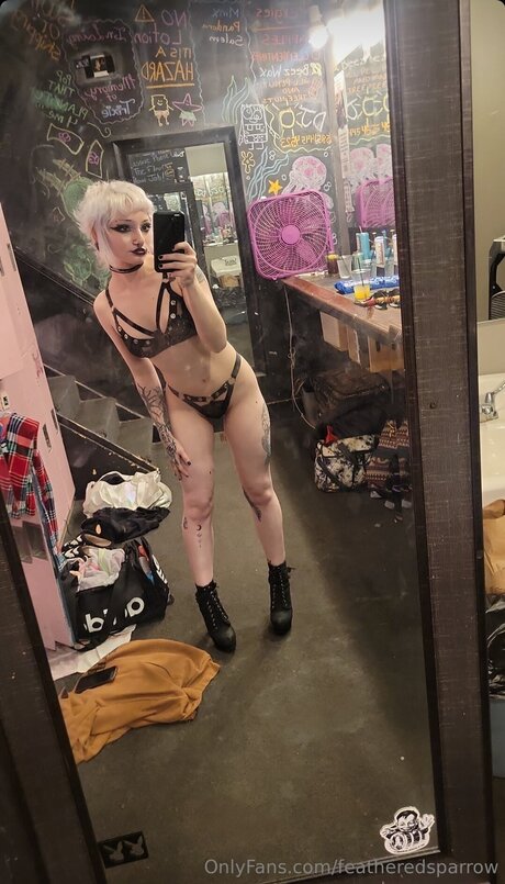 OnlyFans-model Featheredsparrow
