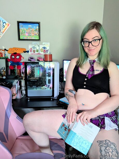 Nacktes geleaktes OnlyFans-Foto von Elenaetoile