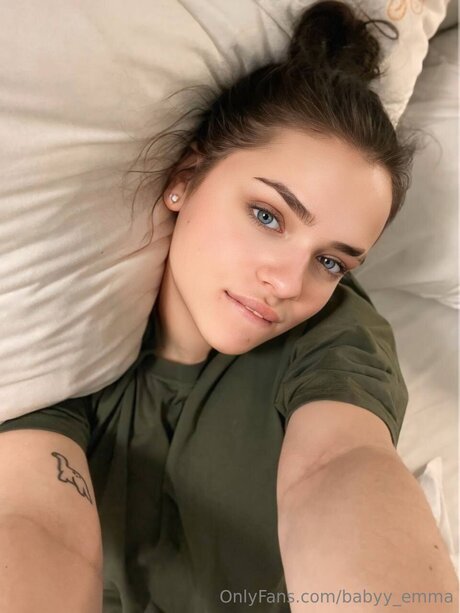 Nahá fotka uniklých OnlyFans od Babyy Emma