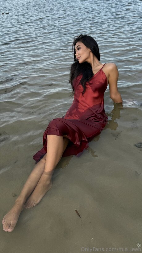 Alasti lekkinud OnlyFans-i pilt Mia Jeen