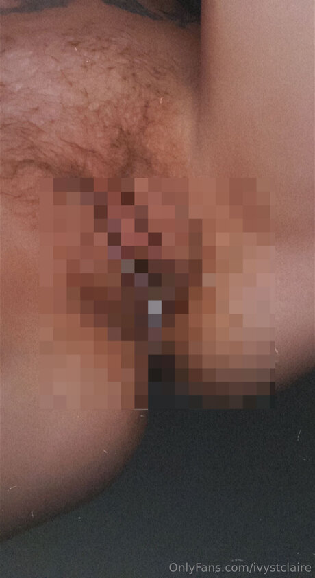 Nahá fotka uniklých OnlyFans od Ivystclaire