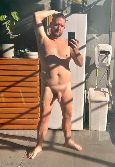 Naken lekkede OnlyFans-bilde av Melb0urnep0rn