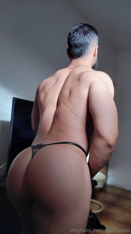 Naken lekkede OnlyFans-bilde av Dgomaiello