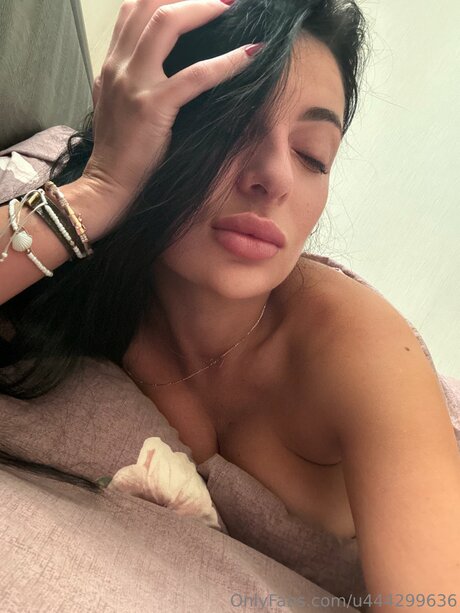 Naken lekkede OnlyFans-bilde av U444299636