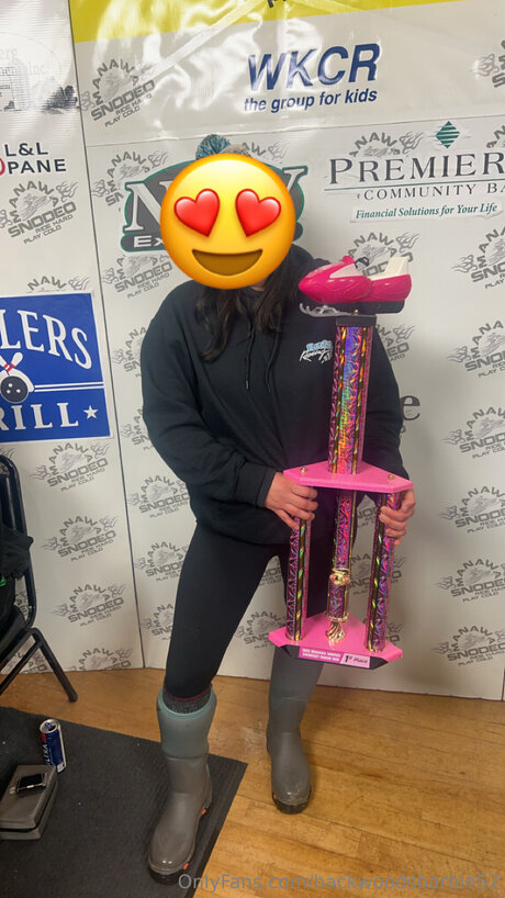 Naakte gelekte OnlyFans-foto van Backwoodsbarbie52