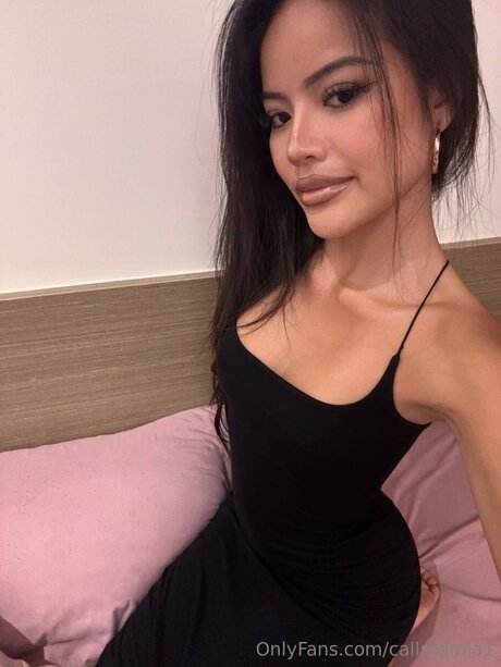 Callmemia1 naked leaks OnlyFans pic