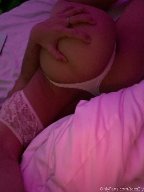 OnlyFans-model Ajtaes Taes2ly