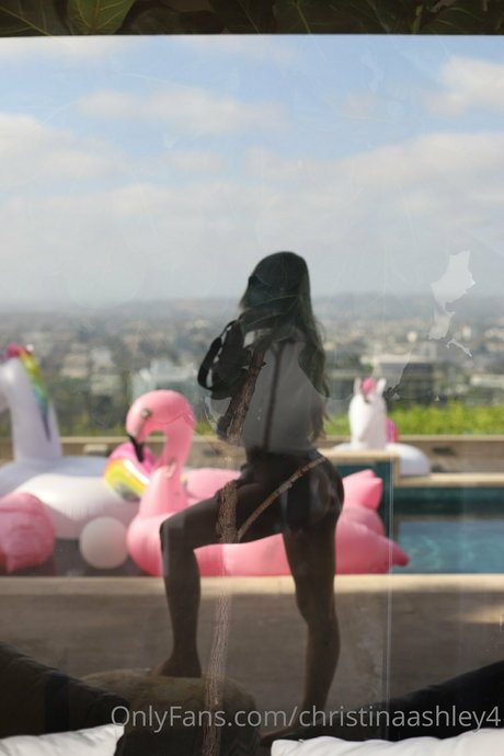Naakte gelekte OnlyFans-foto van Christina Allen