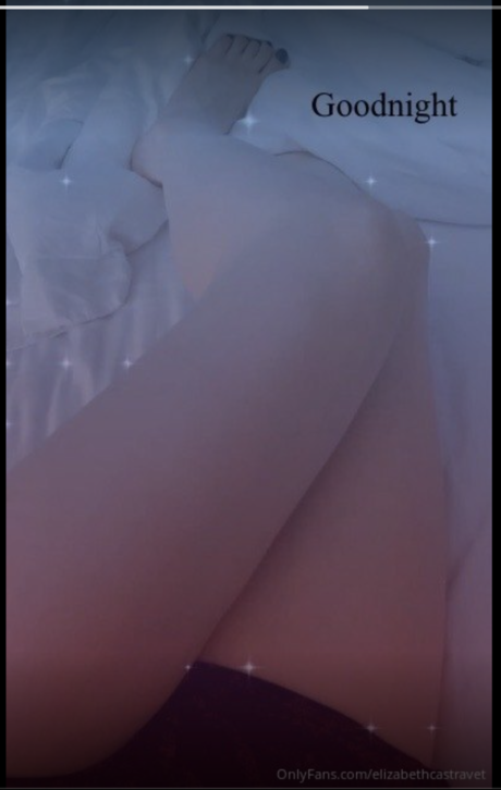 Naakte gelekte OnlyFans-foto van Elizabeth Castravet